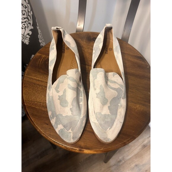 Susina Leather Camouflage Flats Pointed Toe Slip On Loafers For Women Size 8.5 - Picture 1 of 5